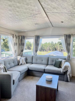 The Ascot by North Shacks